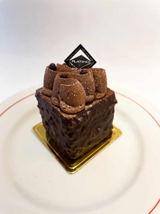 季節限定ケーキのご紹介「ショコラ・キャレ」